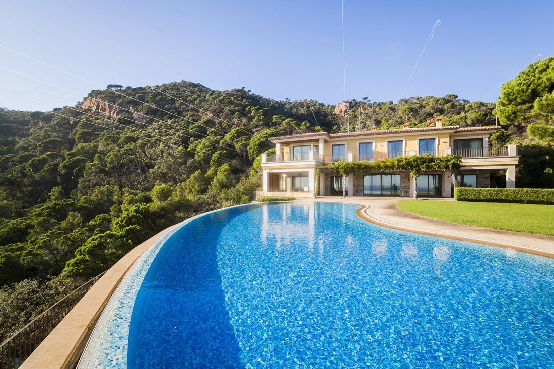 Villa in Sant Feliu de Guixols, Catalonia, Spain 2 - 16989753