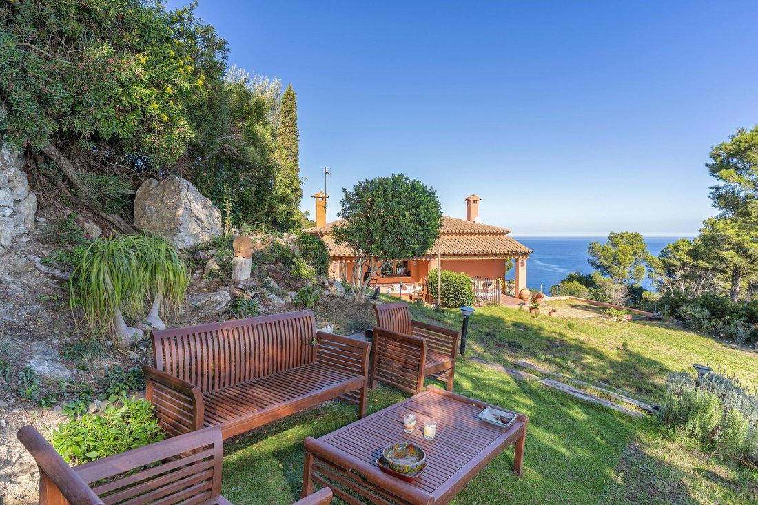 Villa in Begur, Katalonien, Spanien 2 - 16988263