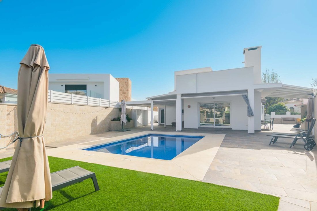 Villa in Benalmadena, Andalusia, Spain 1 - 17540639