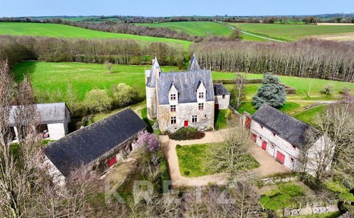 Castle in Sillé-le-Guillaume, Pays de la Loire, France 1