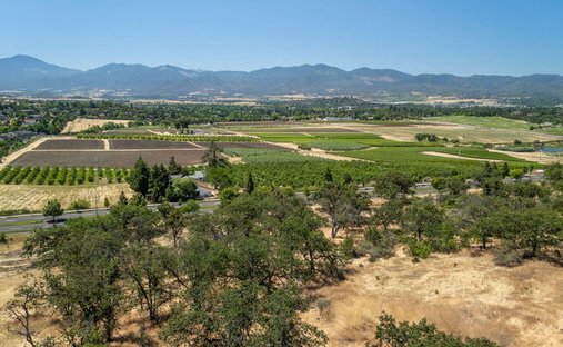 Land in Medford, Oregon, United States 1