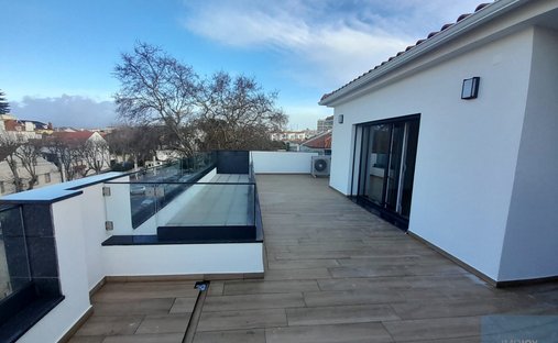 Apartment in Parede, Lisbon, Portugal 1