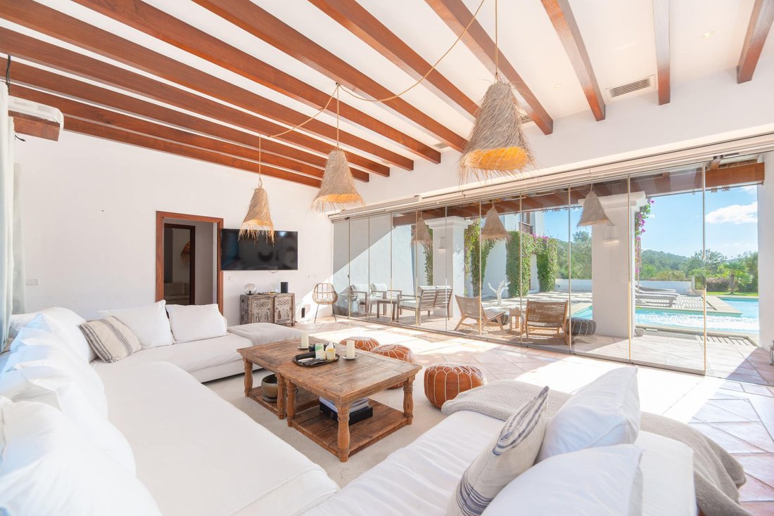 Villa in Jesus, Santa Eularia des Riu, Balearic Islands 2 - 17408232