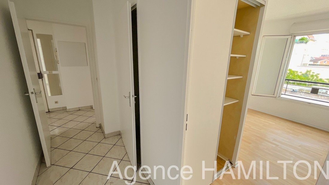Apartment in Côte Saint Louis, Garches, France 2 - 17796782