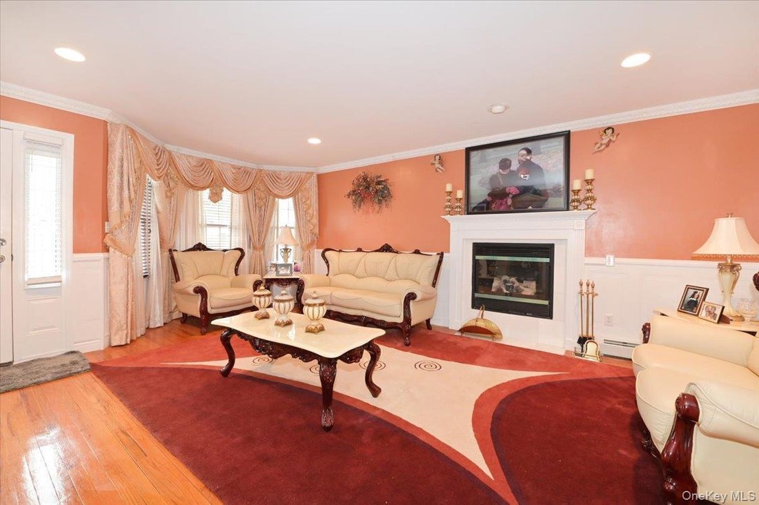 House in Merrick, New York, United States 5 - 17799550