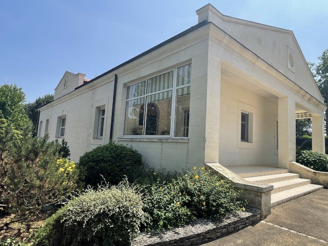 Villa in Terrasson-Lavilledieu, Nouvelle-Aquitaine, France 5 - 17796529
