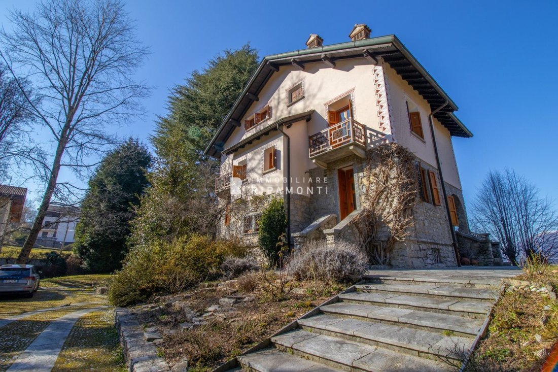 Villa in Cremeno, Lombardy, Italy 1 - 16534603