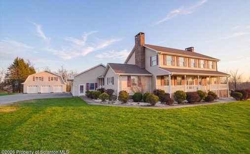 House in Lake Ariel, Pennsylvania, United States 1