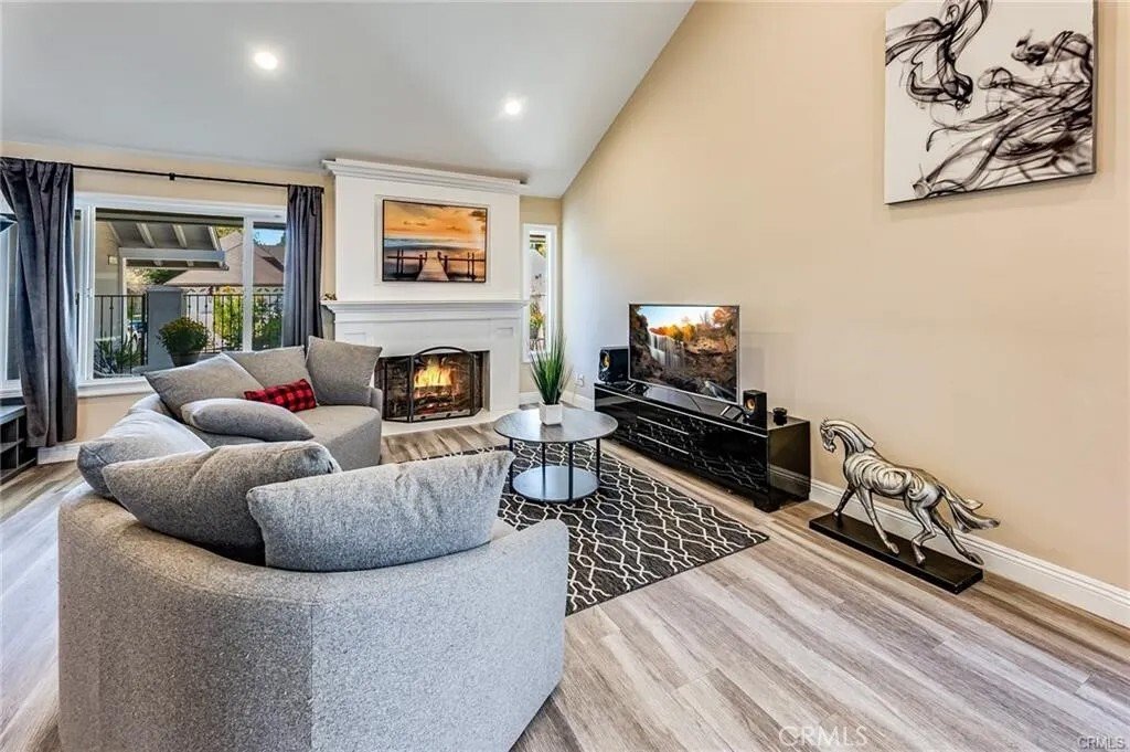 House in West Hills, California, United States 4 - 16942680