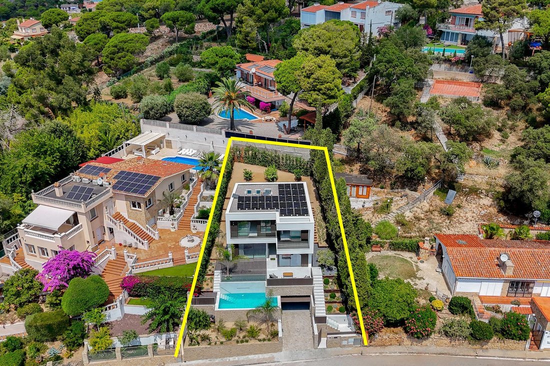 Villa in Lloret de Mar, Catalonia, Spain 4 - 16988812