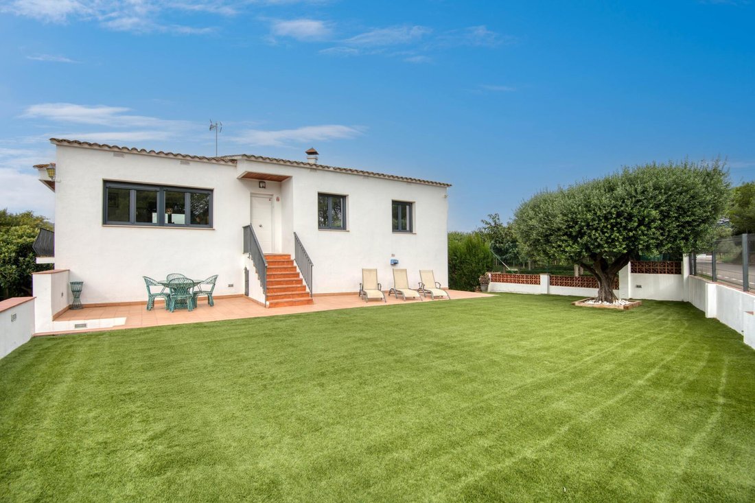 Villa in Calonge i Sant Antoni, Catalonia, Spain 3 - 16988709
