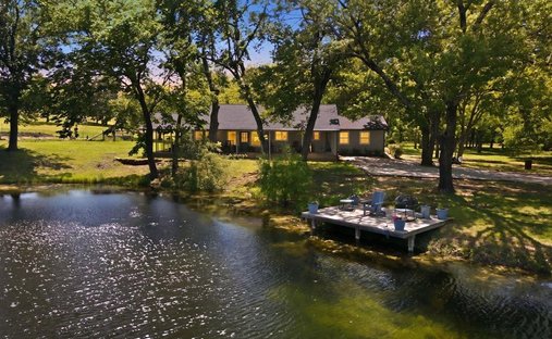 House in Tom Bean, Texas, United States 1