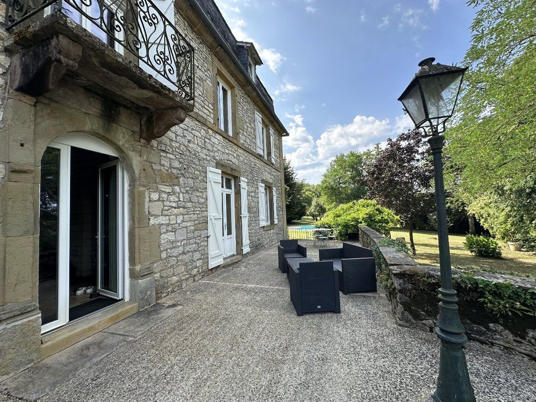 Villa in La Chapelle-aux-Saints, Nouvelle-Aquitaine, France 1 - 17796693