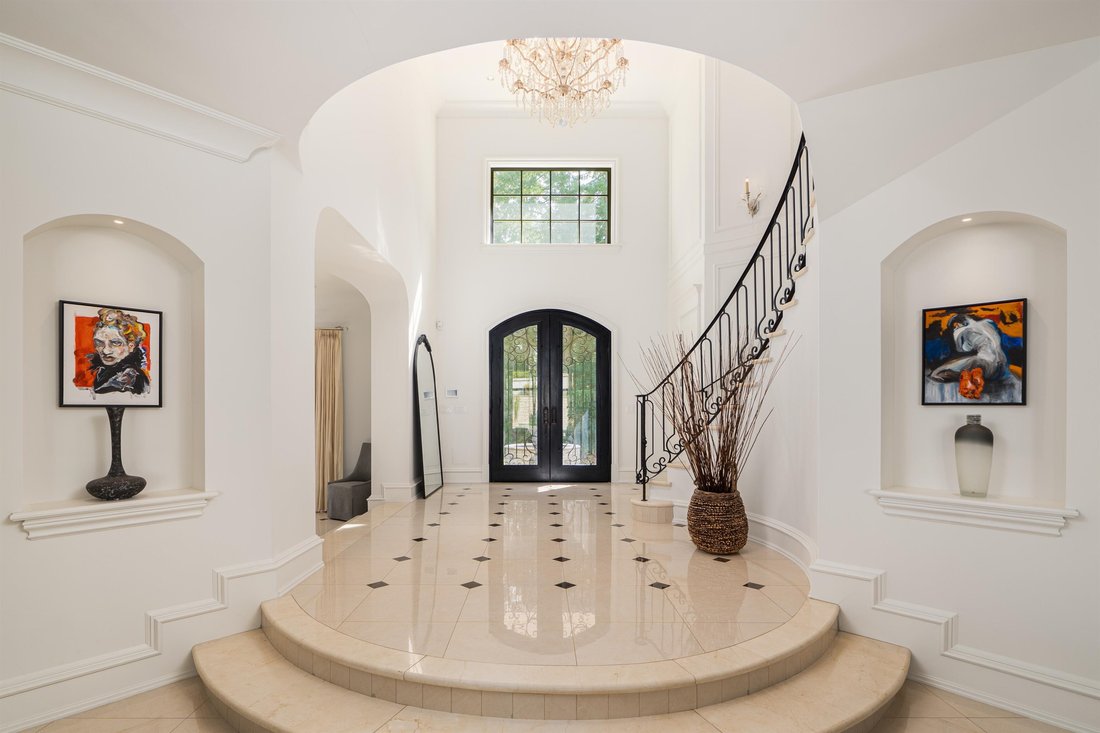 House in West Vancouver, British Columbia, Canada 3 - 17800075
