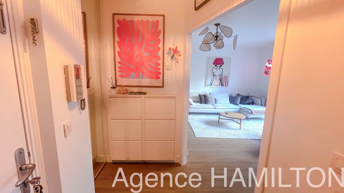 Apartment in Côte Saint Louis, Garches, France 3 - 17796807