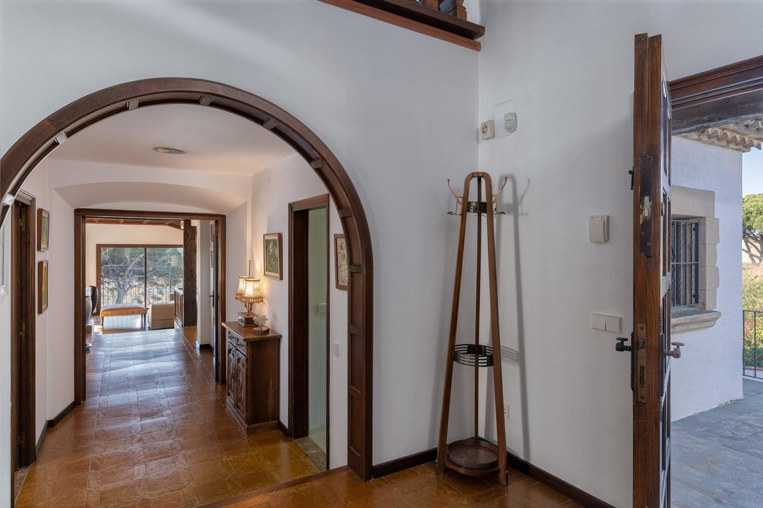 Villa in Sant Feliu de Guixols, Catalonia, Spain 3 - 16989554