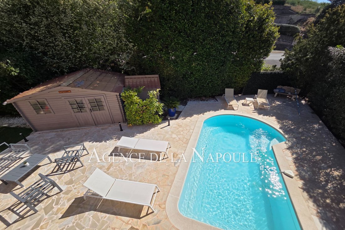 Villa in Le Cottage, Mandelieu-la-Napoule, France 3 - 17796962