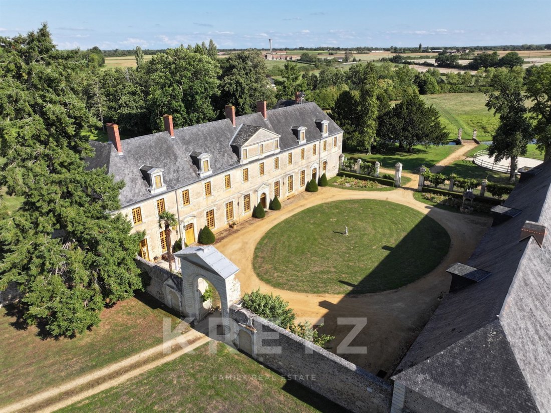 Castle in Zone d'Activité Tuileries-Hôpital, Solesmes, France 3 - 17800381