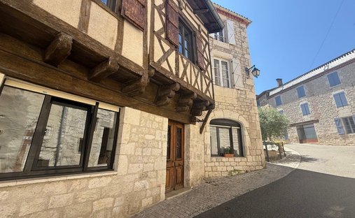 Villa in Montcuq, Montcuq-en-Quercy-Blanc, France 1