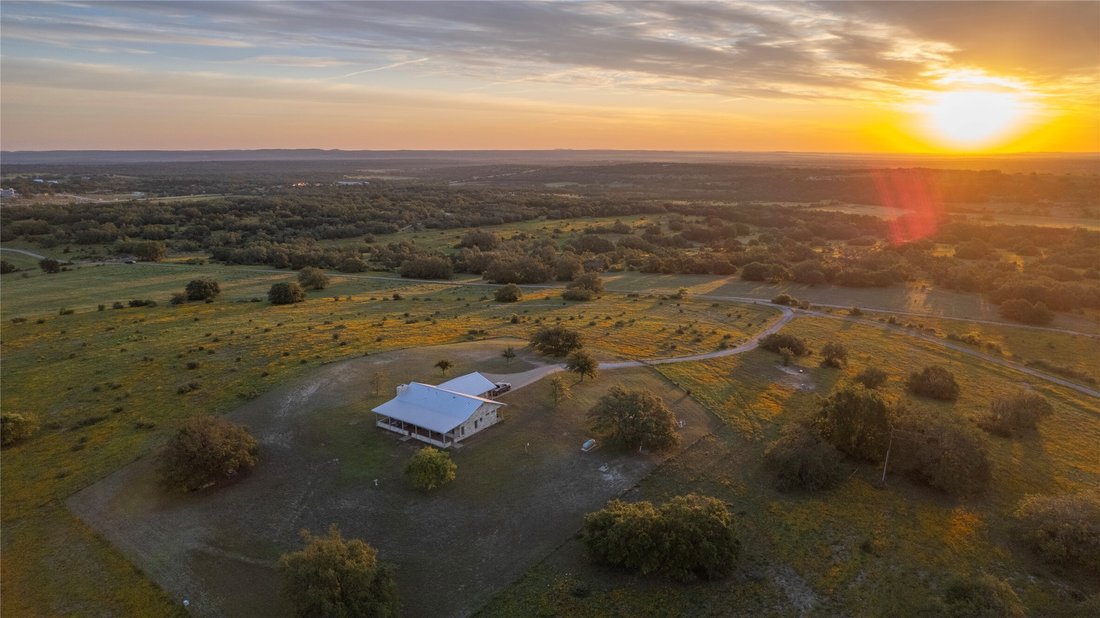 Farm Ranch in Hye, Texas, United States 1 - 14630868