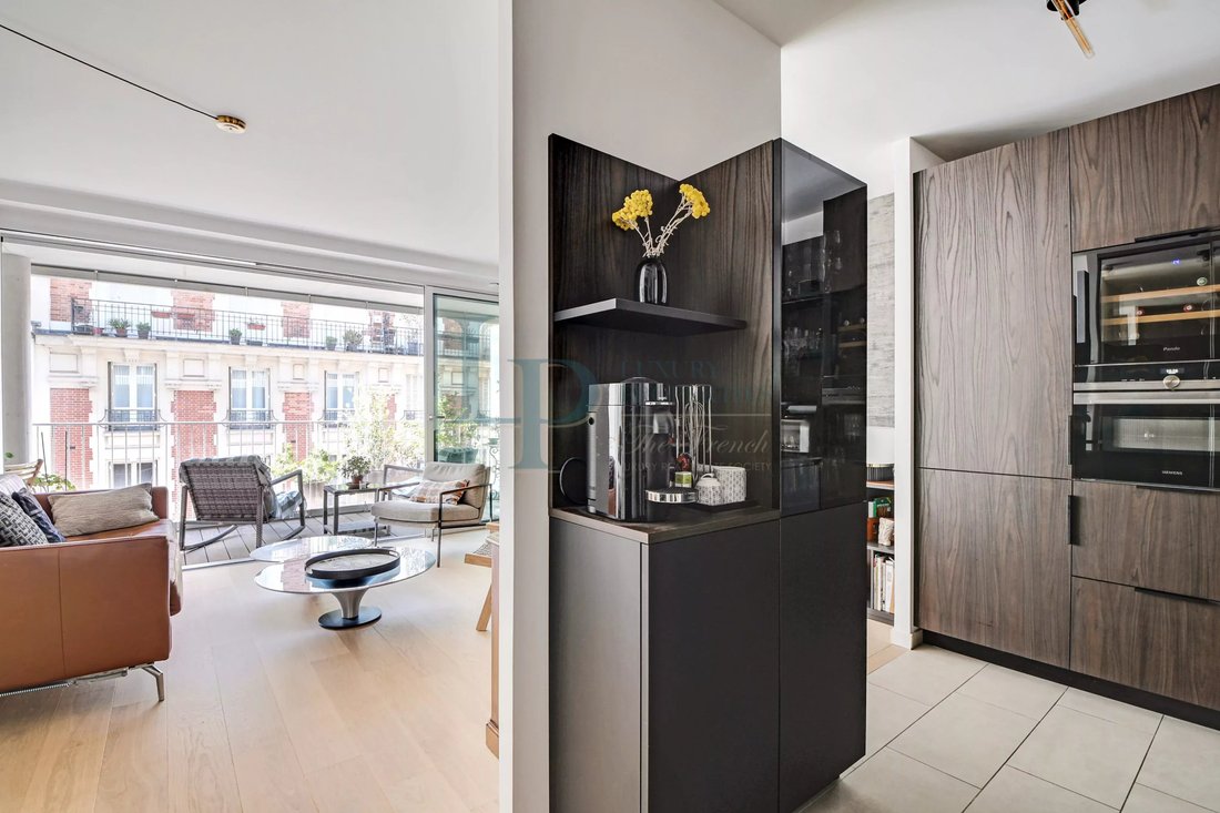Apartment in Grandes Carrières-Clichy, Paris 18e Arrondissement, Paris 4 - 17797123