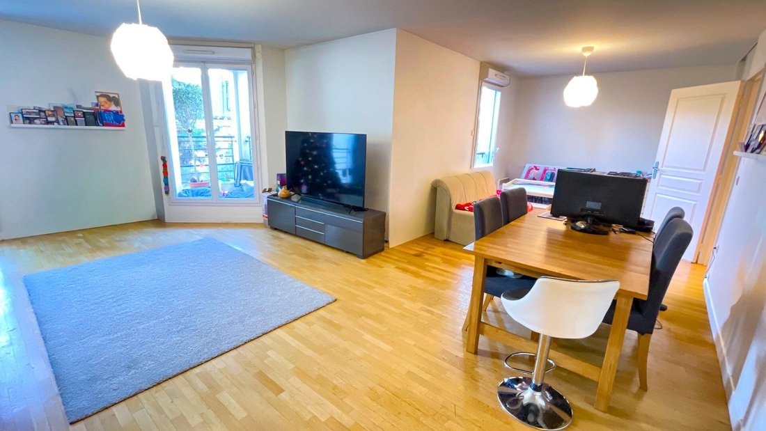 Apartment in Côte Saint Louis, Garches, France 1 - 17796825