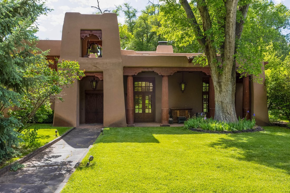 House in Los Ranchos de Albuquerque, New Mexico, United States 1 - 17793847