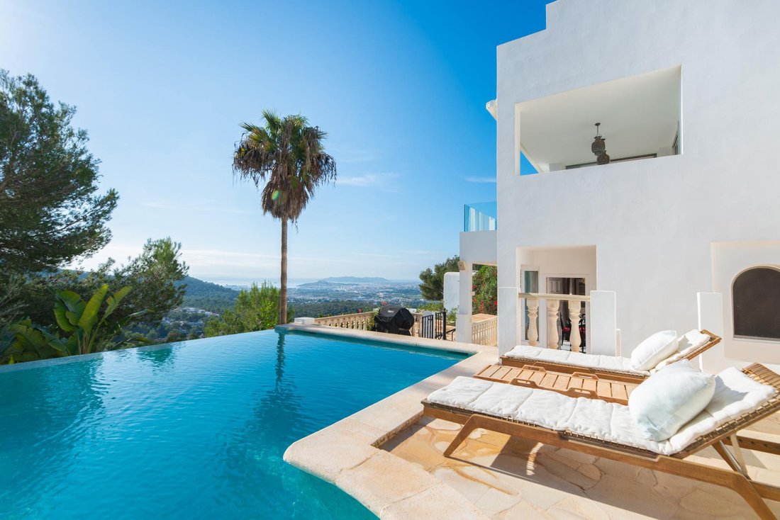 Villa in Can Furnet, Santa Eularia des Riu, Balearic Islands 4 - 16989298