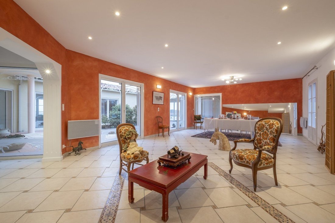 Villa in Essouvert, Nouvelle-Aquitaine, France 5 - 17796842