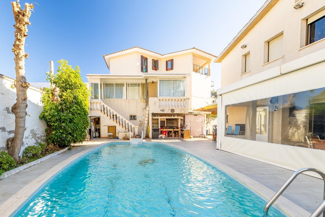 Villa in Castelldefels, Catalonia, Spain 1 - 16987750