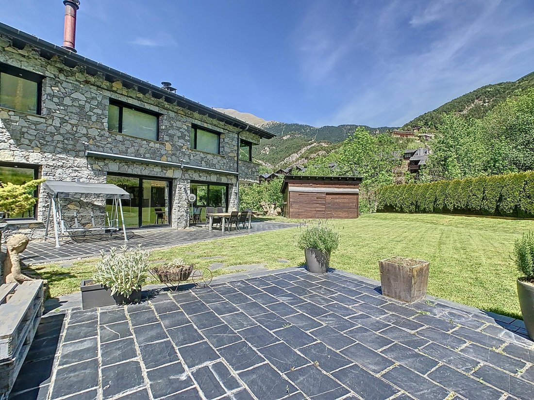 Villa in Ordino, Ordino, Andorra 1 - 16989018