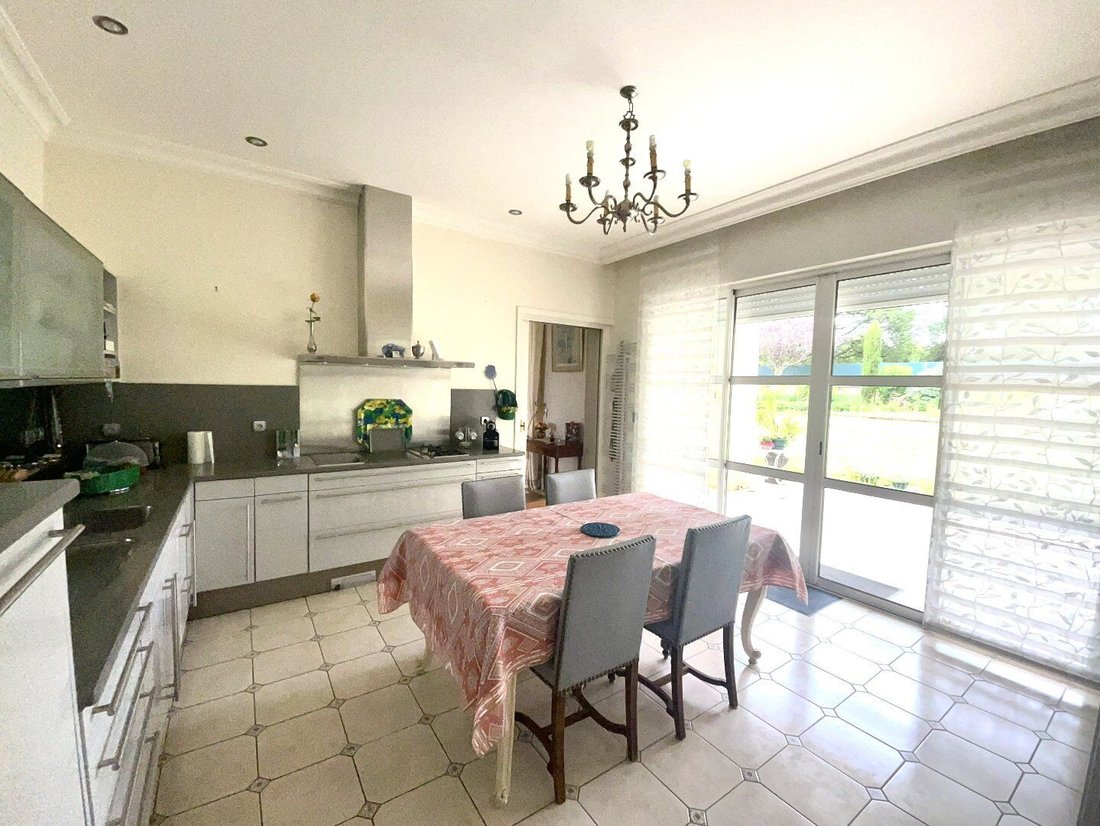 Villa in Terrasson-Lavilledieu, Nouvelle-Aquitaine, France 2 - 17796529