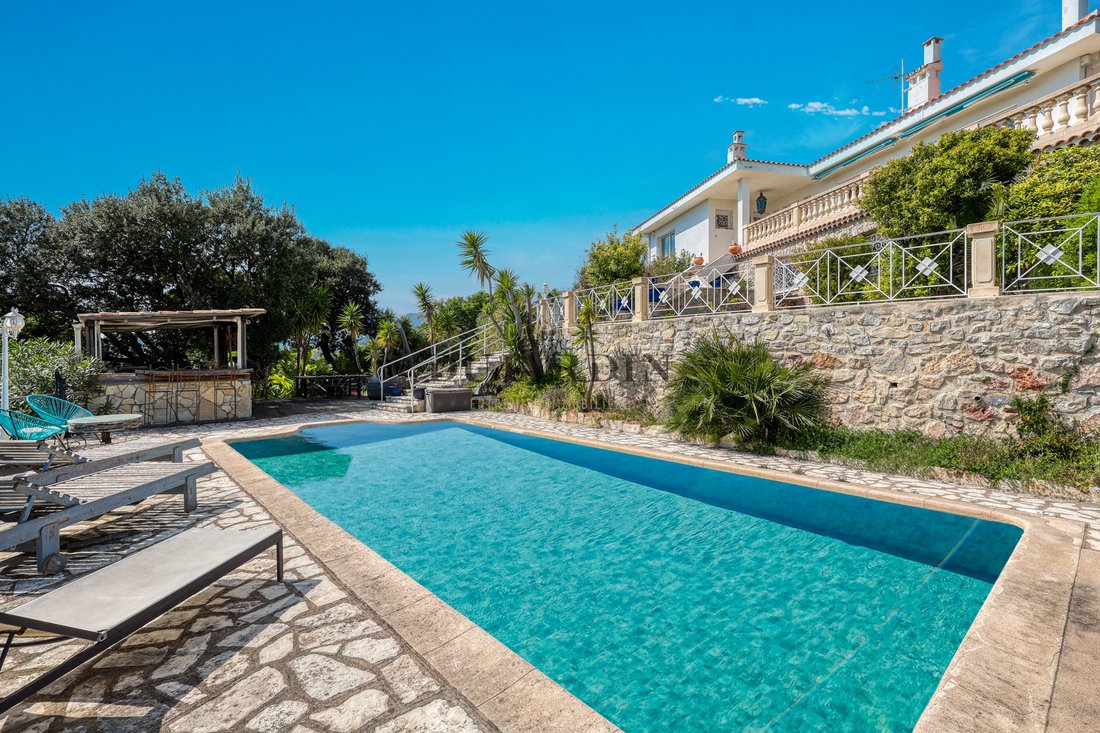 Villa in Rayol-Canadel-sur-Mer, Provence-Alpes-Côte d'Azur, France 5 - 17799512