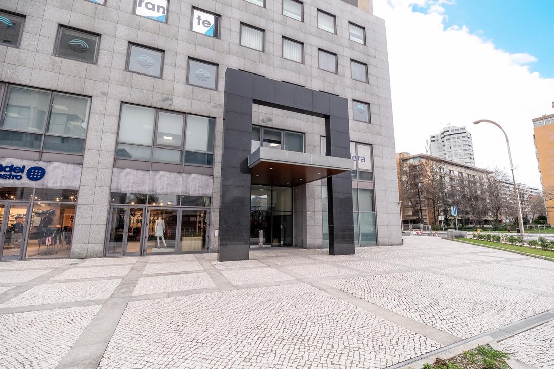Apartment in Lordelo do Ouro e Massarelos, Porto District, Portugal 2 - 16987753