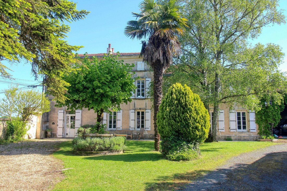 Villa in Vinax, Nouvelle-Aquitaine, France 1 - 17796560