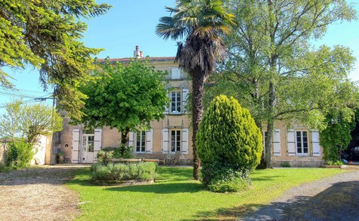 Villa in Vinax, Nouvelle-Aquitaine, France 1