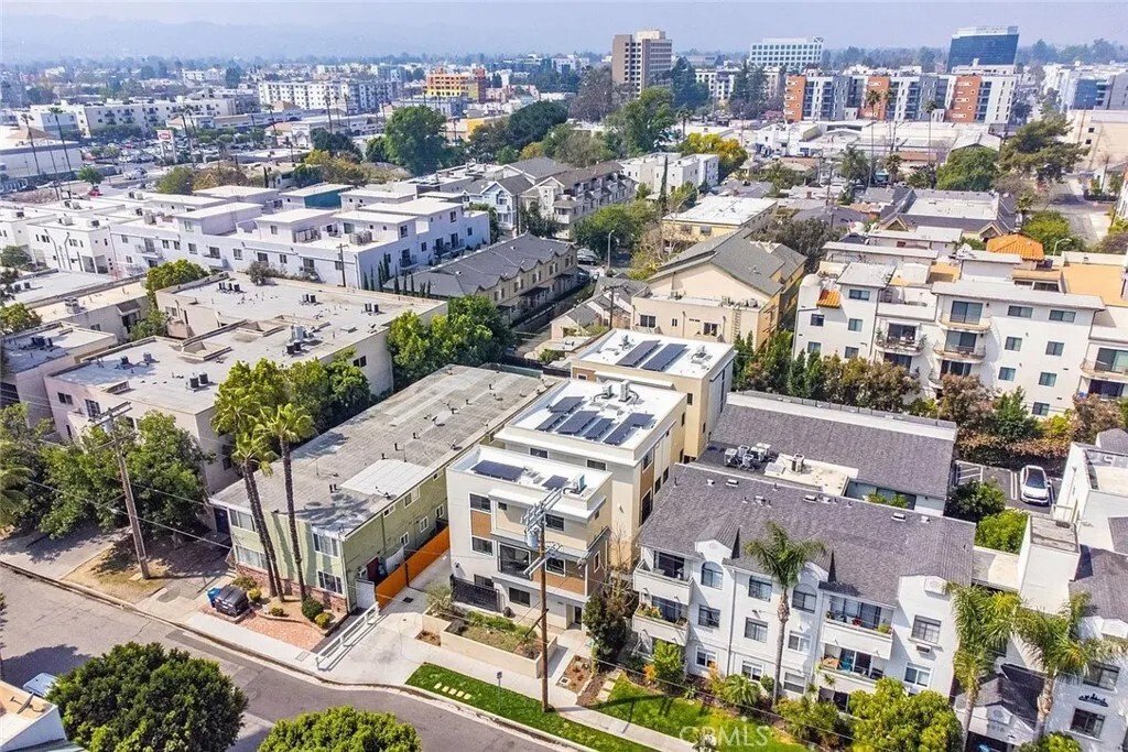 Los Angeles, California, United States 2 - 16894046
