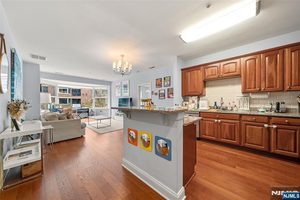 Condo in Guttenberg, New Jersey, United States 4 - 17800483