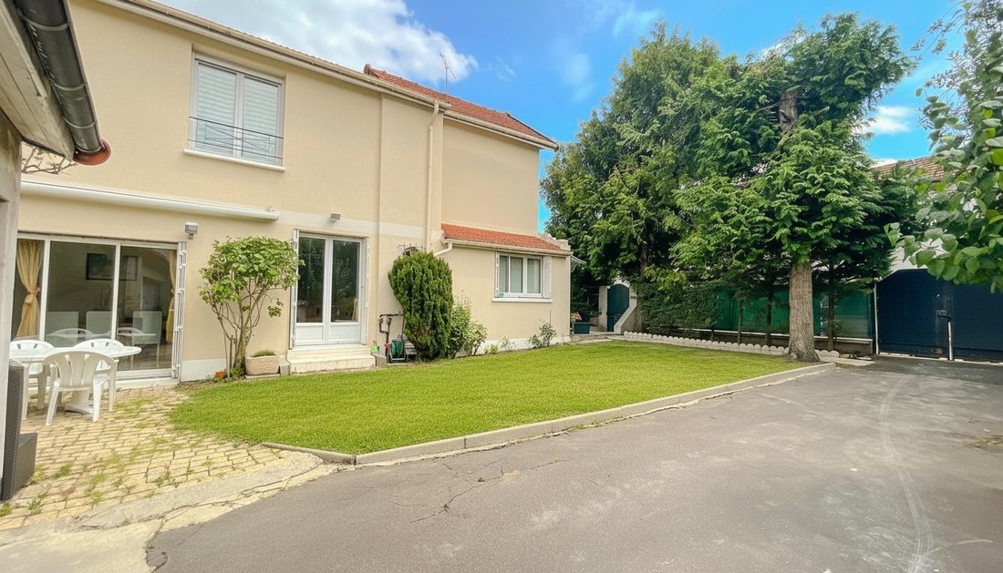 Villa in Plateau Ouest, Suresnes, France 2 - 17796703