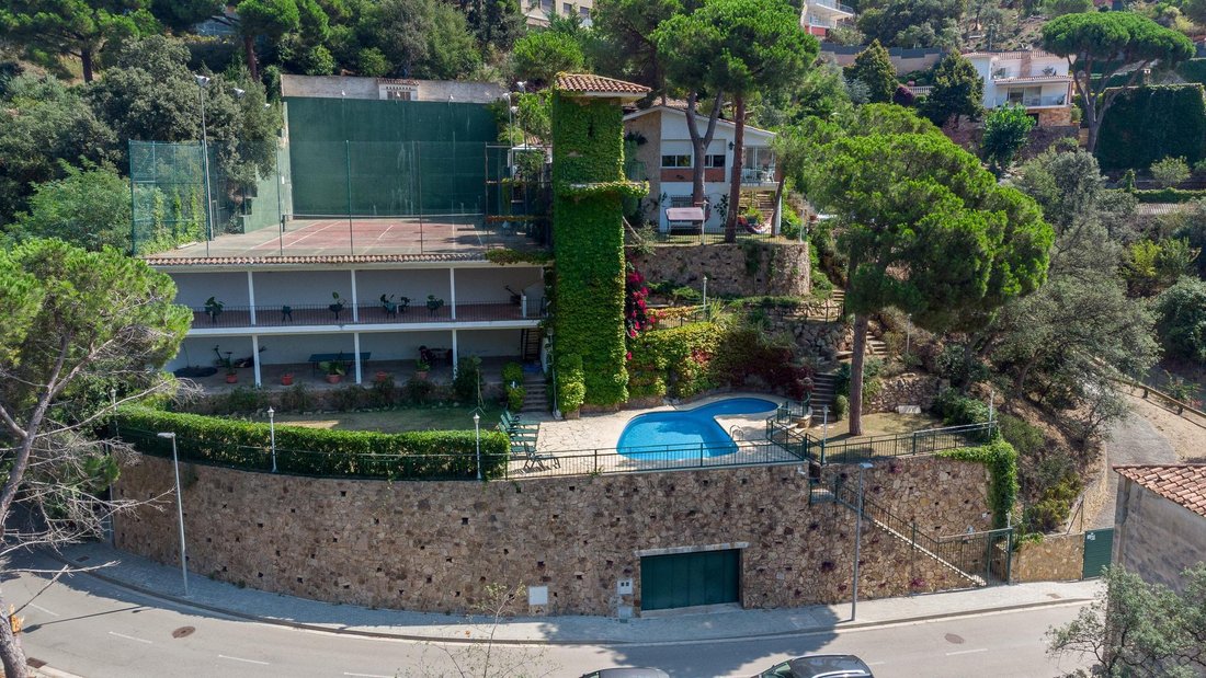 Villa in Lloret de Mar, Catalonia, Spain 2 - 16989599