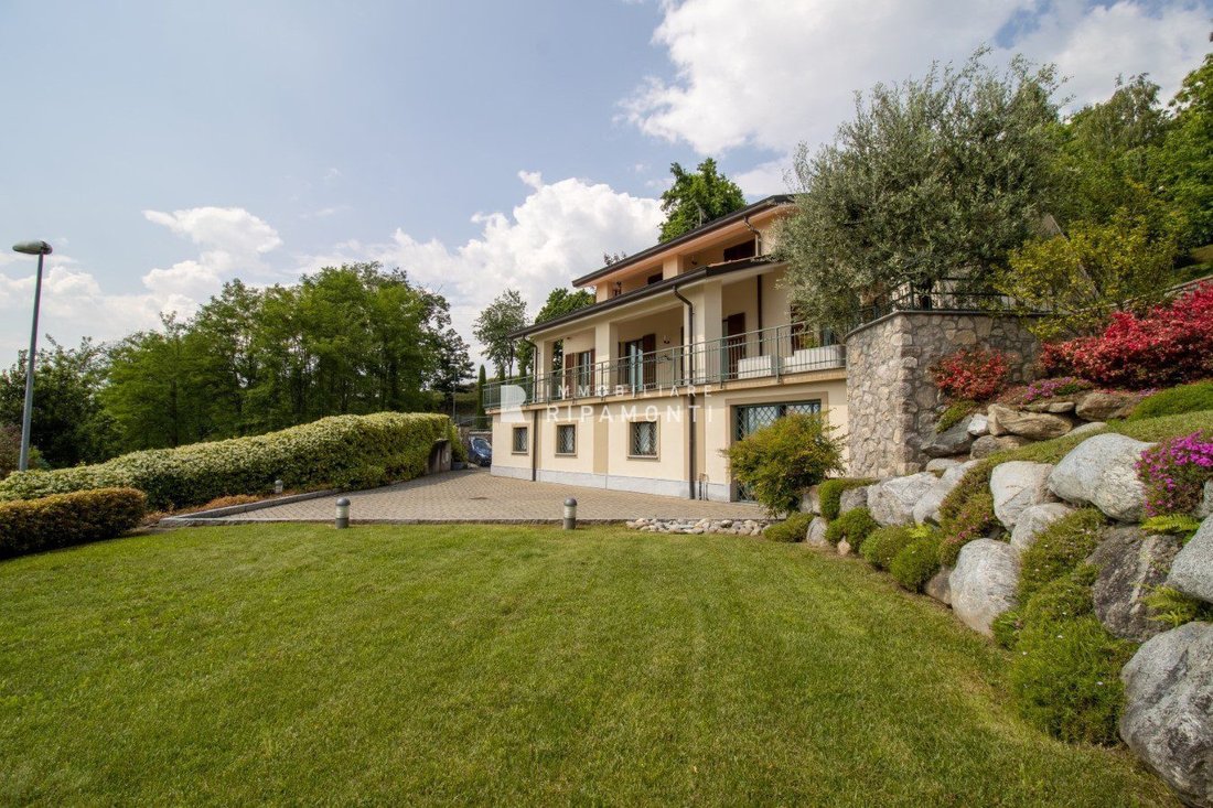 Villa in Ello, Lombardy, Italy 1 - 15821730