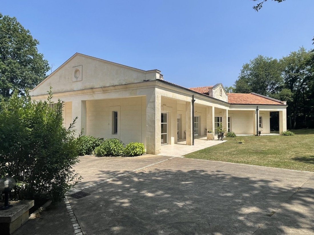 Villa in Terrasson-Lavilledieu, Nouvelle-Aquitaine, France 3 - 17796529