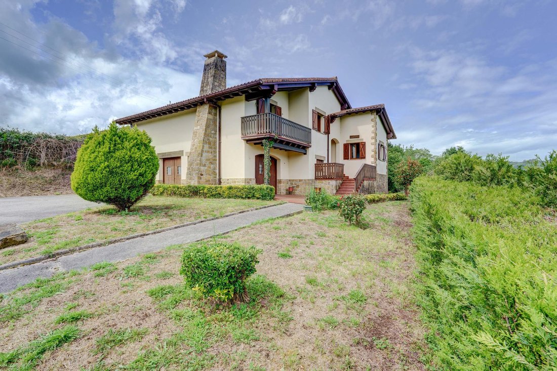 Villa in Zarautz, Basque Country, Spain 2 - 16988197