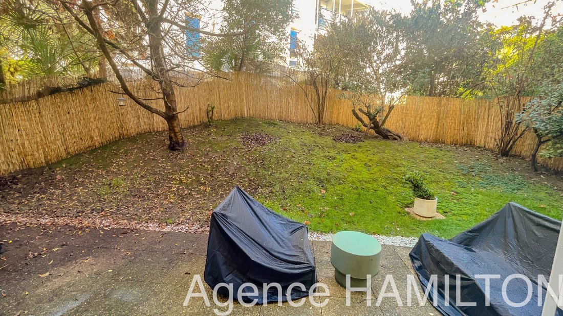 Apartment in Côte Saint Louis, Garches, France 4 - 17796807