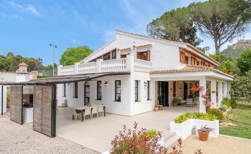 Villa in Naquera / Naquera, Valencian Community, Spain 1