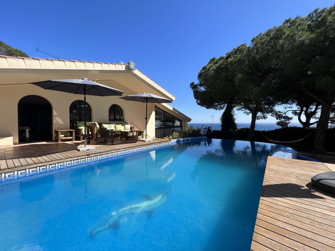 Villa in Sant Feliu de Guixols, Catalonia, Spain 2 - 16989677