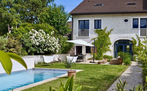 Haus in Ornex, Auvergne-Rhone-Alpen, Frankreich 1