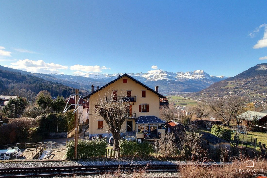 Chalet in Saint-Gervais-les-Bains, Auvergne-Rhône-Alpes, France 2 - 17771754