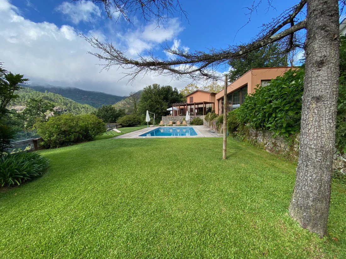 Villa in Braga (Maximinos, Se e Cividade), Braga, Portugal 4 - 16988095