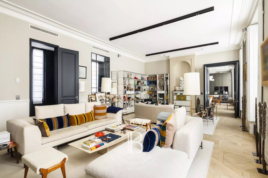 Apartment in Saint Germain des Prés, Paris 6e Arrondissement, Paris 4 - 17464879